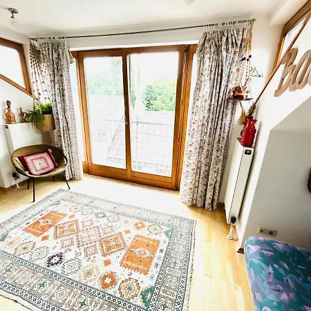 Sonnenloft - Zentrales, Helles Boho-apartement Im Herzen Von